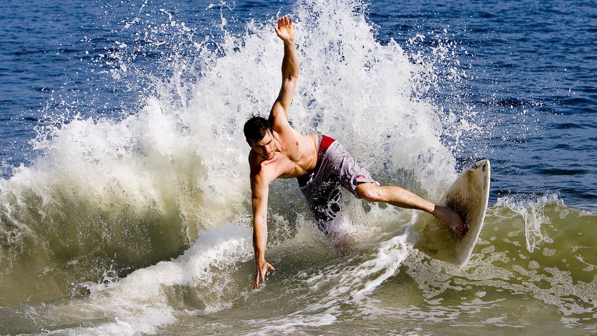 开云体育ios-F1粉丝专享：赛场互动现场花絮，f1 official